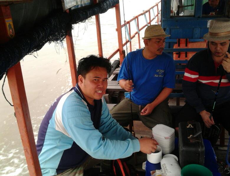 ลงเรือบางปะกงมาครับ