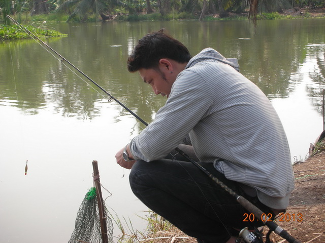 เมื่อเพื่อนร่วมแก็งค์ชวนล่าปลาคลอง