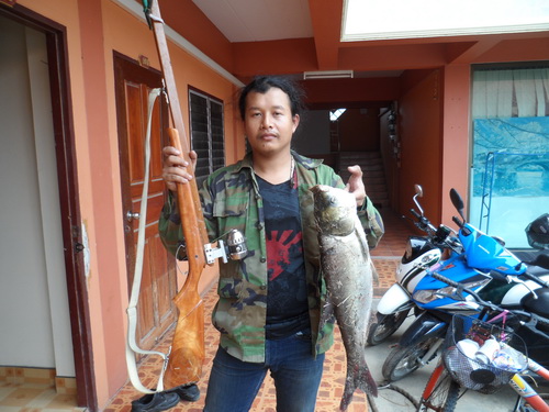 เบ็ดไม่กัดเลยจัดปืน