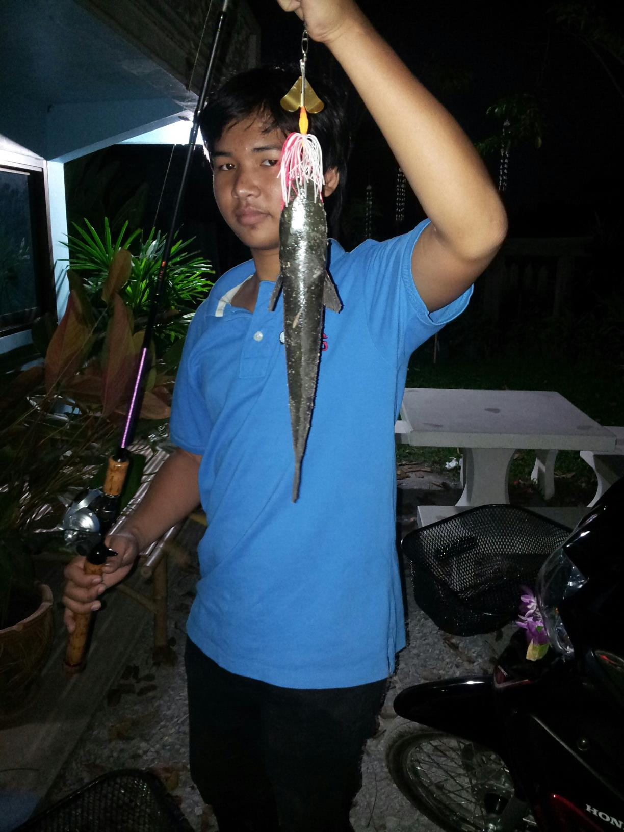 คลองระบายน้ำ บ้านไผ่ขาด อ.สองพี่น้อง