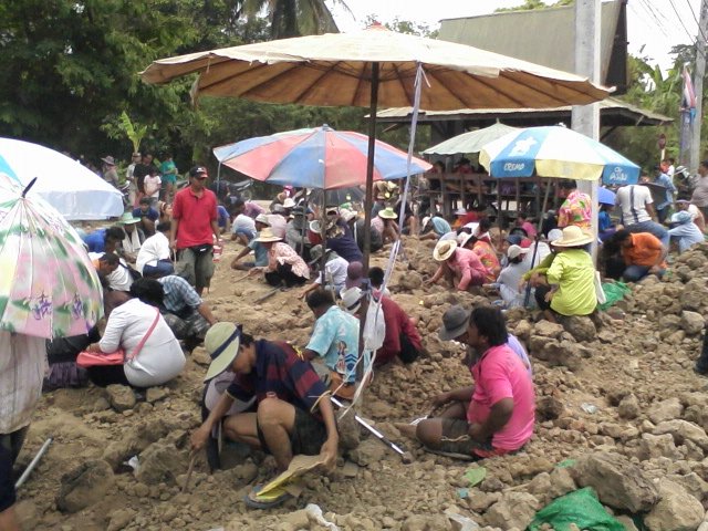 นอกเรื่องครับ กรุพระแตกที่บางม้า