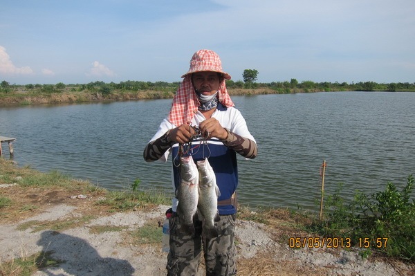 บ่อตกปลาน้องพลอย2 วันที่ 5 /5/56