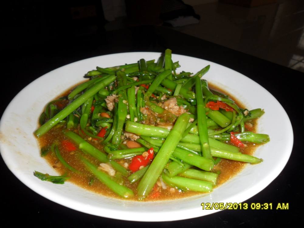 ผัดผักบุ้ง
