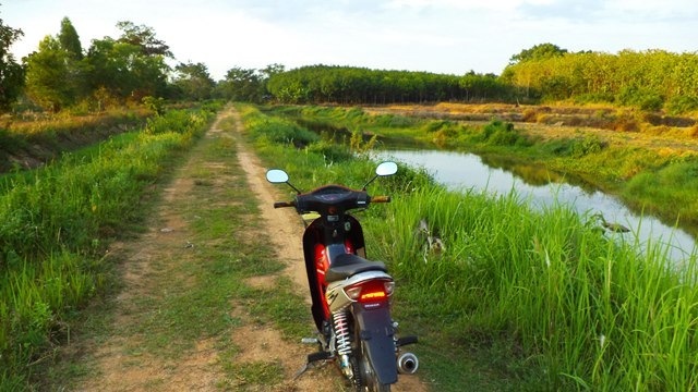 **... แว้นซ์ 2 ล้อ 2 คน 2 คัน มันส์ดี  ...**