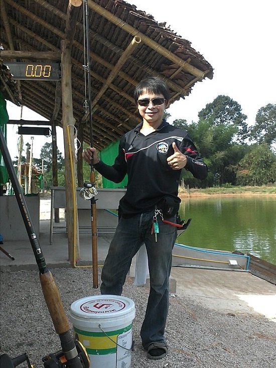 บรรยากาศแมทเปิดบ่อแม่ตาวฟิชชิ่ง