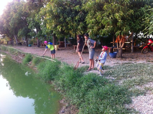 อัดปลามันๆกับน้องเอกที่บ่อสุนทรี