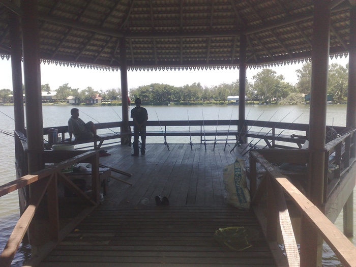 ไปเที่ยวบ้านเพื่อน ที่บึงฉวาก มาครับ 