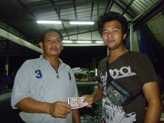 แข่งตกกุ้งที่บ่อปั้นทิพย์วัันเสาร์ที่ 15 มิย 56