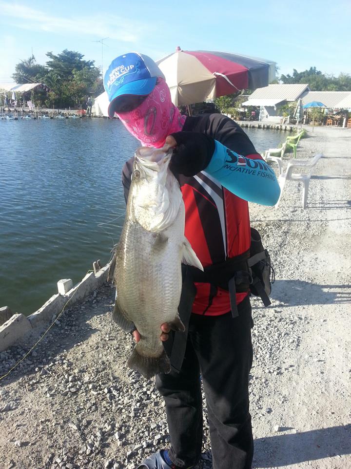 บ่อหนุ่มพอได้มันกับเหยื่อ Sboy lure_