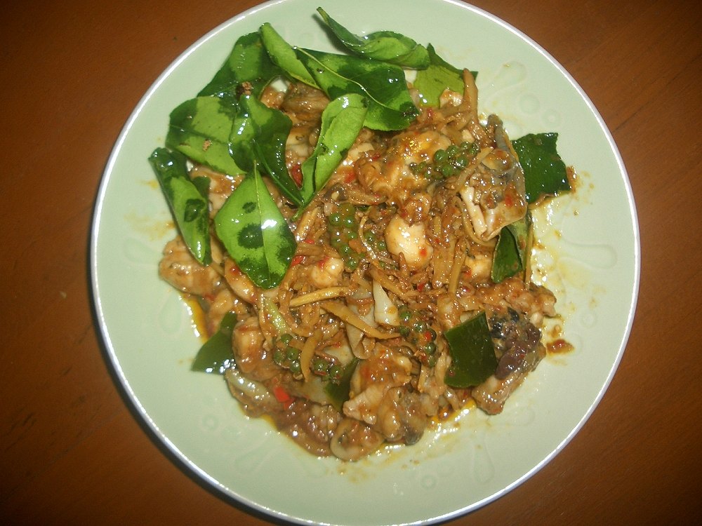 ผัดเผ็ดกบครับ