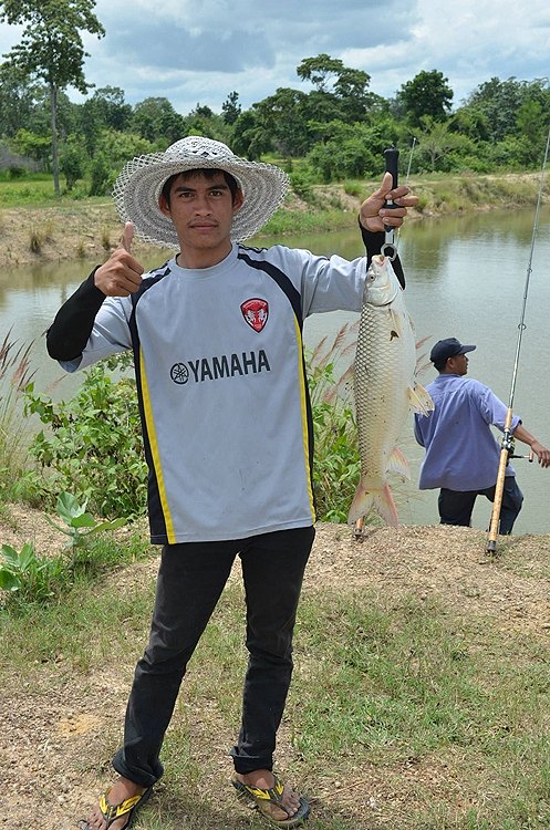 โดดงาน!!! ตากแดด!!! เฝ้าเบ็ด!!!  