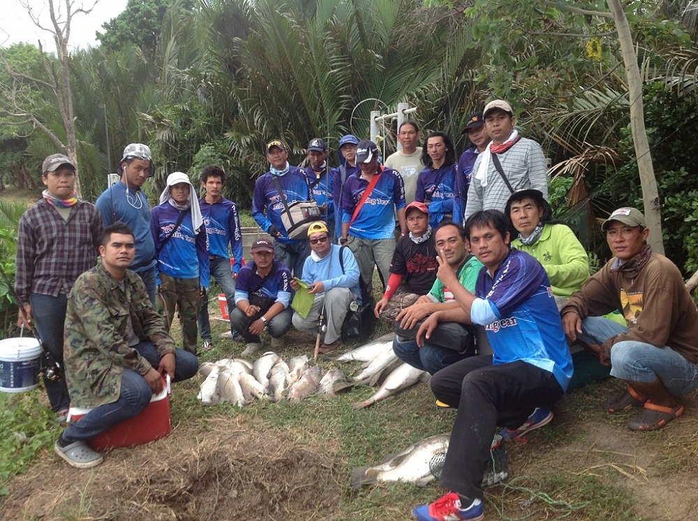 ทริป นั่งเรือเข้าวังตกกระพงใหญ่ๆ by yoyo vs Buzza teem