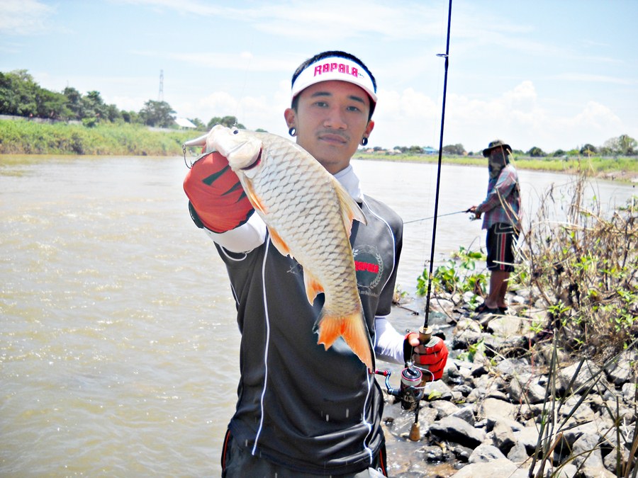 .....ช๊อบบชอบ น้ำไหล ( Like Fishing Style Ultra Light Hampala ).....