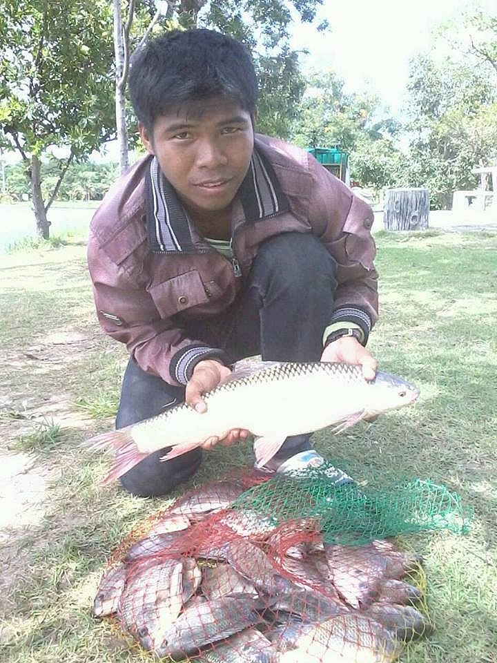 ตกปลาเกร็ด ลั่นล้า สวนน้ําเฉลิมพระเกียรติรัชกาลที่ 9 (บุ่งตาหลัว) (โคราช)
