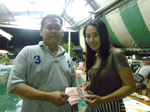 แข่งตกกุ้งที่บ่อปั้นทิพย์วันพุธที่ 23 ตุลาคม 56