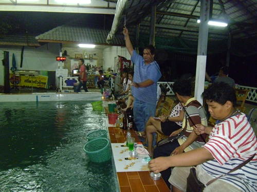 แข่งตกกุ้งที่บ่อปั้นทิพย์วันพุธที่ 30 ตุลาคม 56