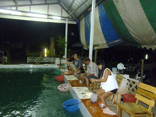 แข่งตกกุ้งที่บ่อปั้นทิพย์วันพุธที่ 30 ตุลาคม 56