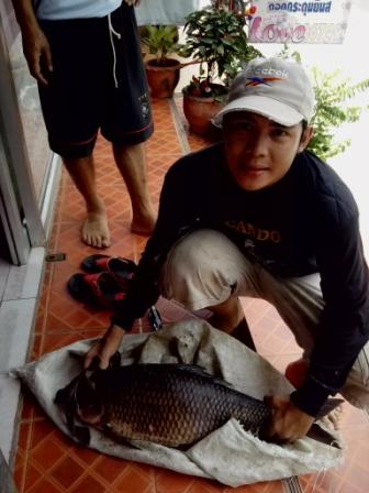 ลองส่งคับถ้าส่งได้มีอีกเยอะ(บ่อธรรมชาติกลางทุ่งนา)