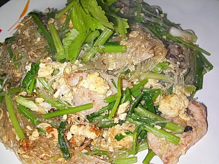 ข้าวเที้ยง  ผัดวุ้นเส้น