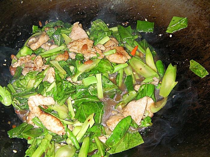 คะน้า หมูหมัก