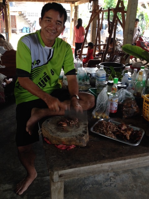 ผัดเผ็ดหนูนาปะทะผัดเผ็ดปลาไหล
