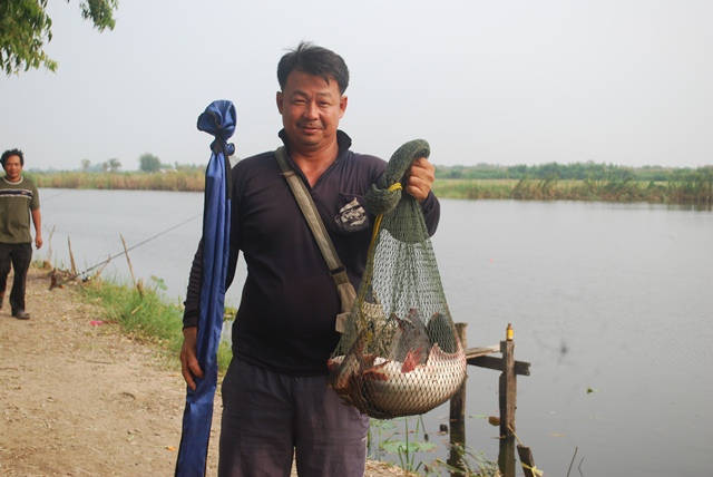 บ่อหนุ่มบางวัว (บ่อปลารวม) วันที่ 14,15 - 12 - 56
