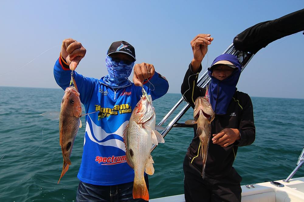 ***..LightJig กับ 300ยอด Fishing Boat..***