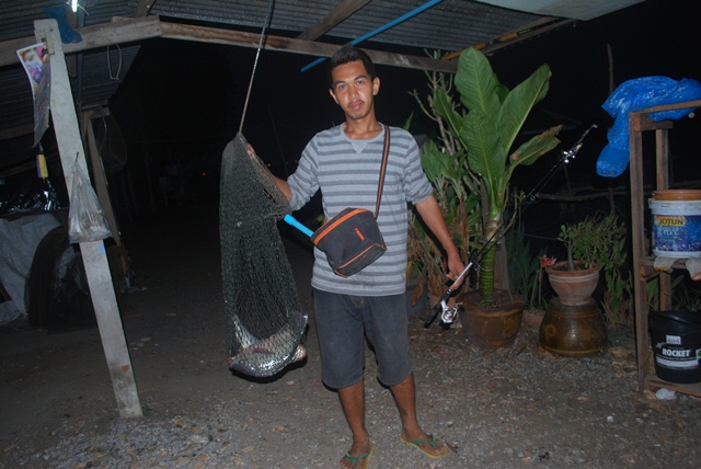 บ่อตกปลาหนุ่มบางวัว (บ่อปลารวม) วันที่ 15,16 - 02 - 57