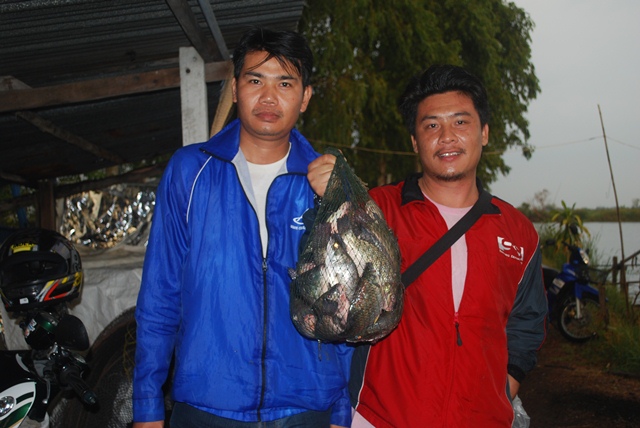 บ่อตกปลาหนุ่มบางวัว (บ่อปลารวม) วันที่ 15,16 - 02 - 57