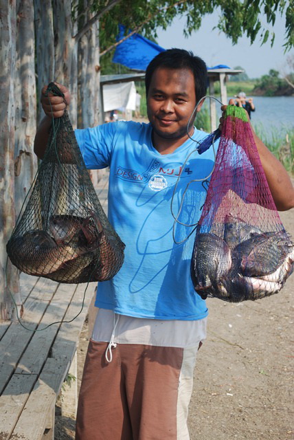 บ่อตกปลาหนุ่มบางวัว (บ่อปลารวม) วันที่ 15,16 - 02 - 57
