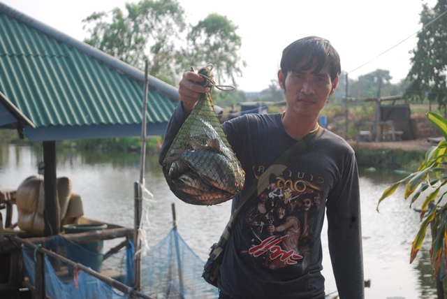 บ่อตกปลาหนุ่มบางวัว (บ่อปลารวม) วันที่ 15,16 - 02 - 57