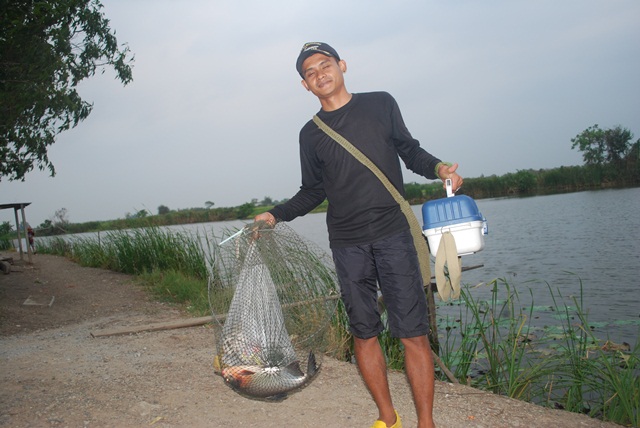 บ่อตกปลาหนุ่มบางวัว (บ่อปลารวม) วันที่ 15,16 - 02 - 57