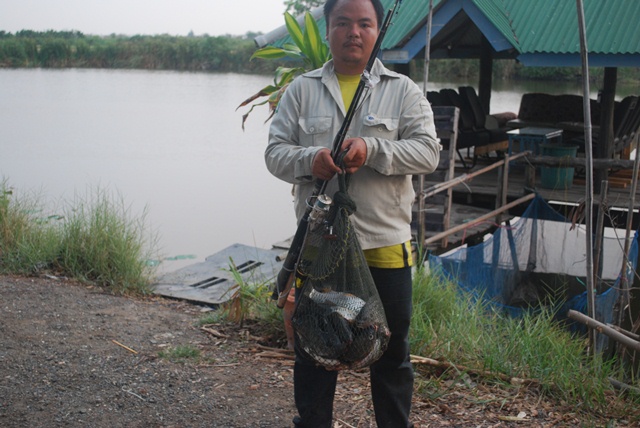 บ่อตกปลาหนุ่มบางวัว (บ่อปลารวม) วันที่ 15,16 - 03 - 57