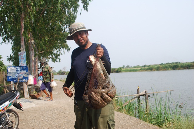 บ่อตกปลาหนุ่มบางวัว (บ่อปลารวม) วันที่ 15,16 - 03 - 57