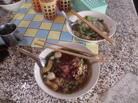 พากบไปเล่นน้ำสงกรานต์ ณ.เขื่อนกระเสียว