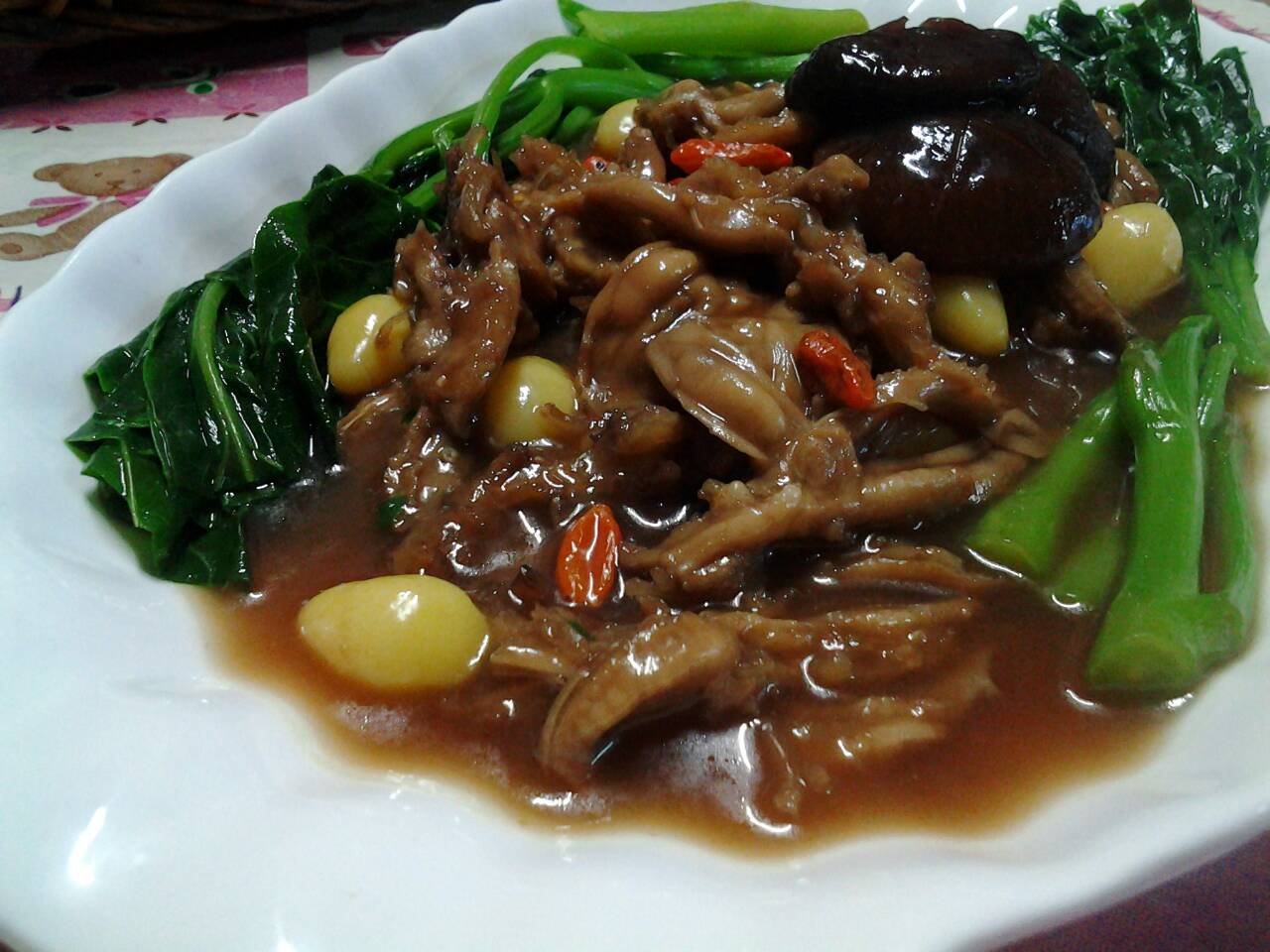ฝ่าเท้าเป็ดตุ๋นน้ำแดง..