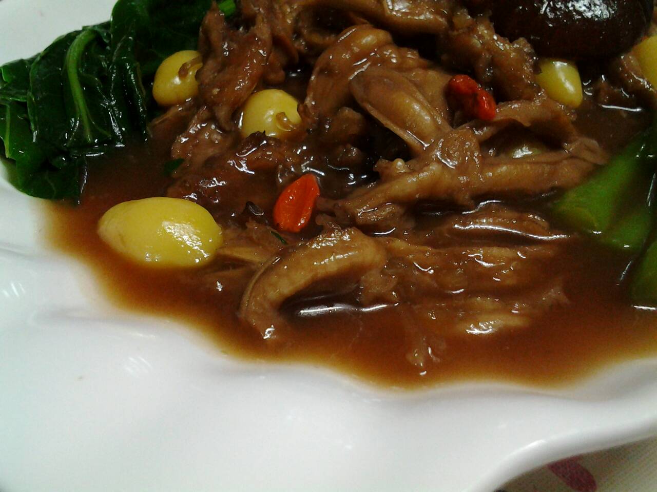 ฝ่าเท้าเป็ดตุ๋นน้ำแดง..