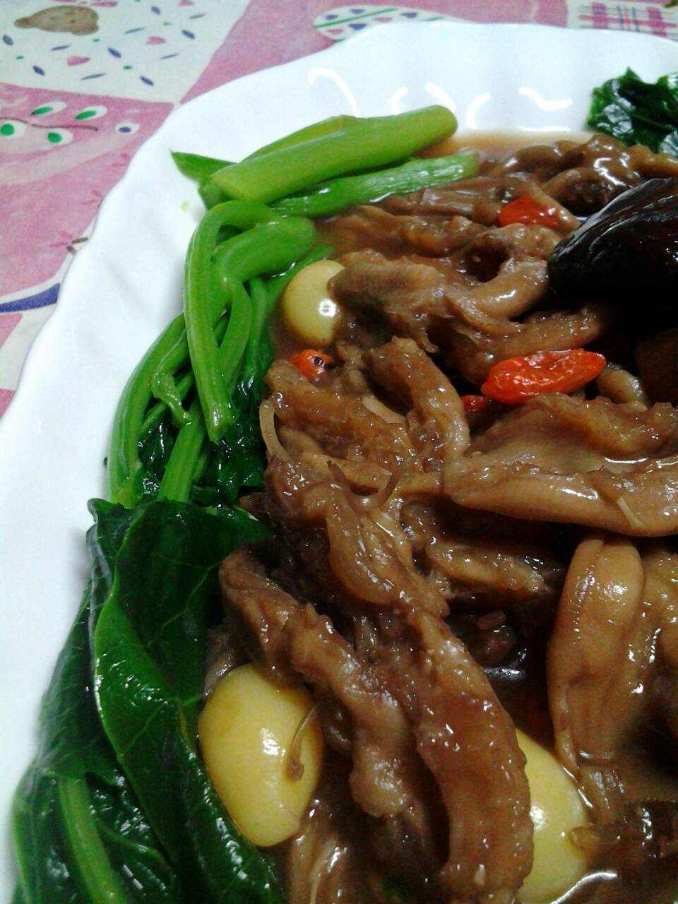 ฝ่าเท้าเป็ดตุ๋นน้ำแดง..