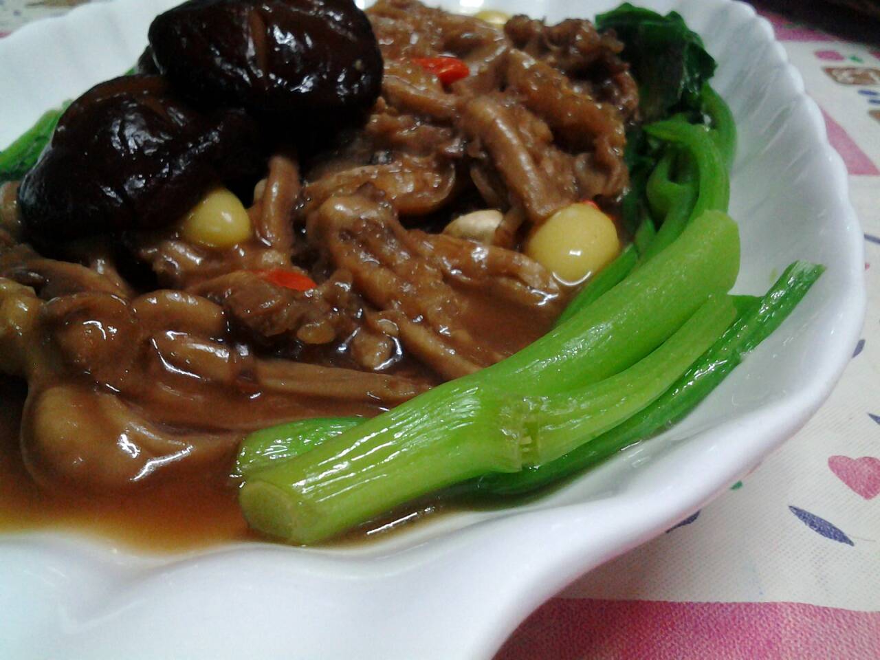 ฝ่าเท้าเป็ดตุ๋นน้ำแดง..