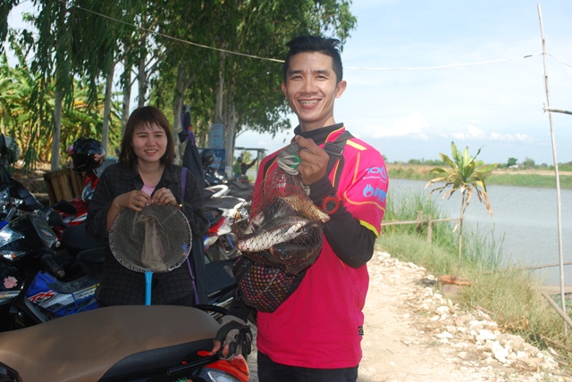 บ่อตกปลาหนุ่มบางวัว (บ่อปลารวม) วันที่ 10,11 - 05 - 57