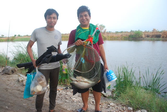 บ่อตกปลาหนุ่มบางวัว (บ่อปลารวม) วันที่ 24,25 - 05 - 57