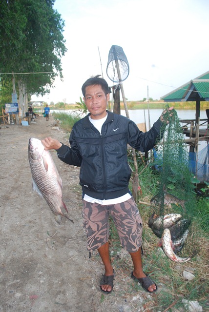 บ่อตกปลาหนุ่มบางวัว (บ่อปลารวม) วันที่ 24,25 - 05 - 57