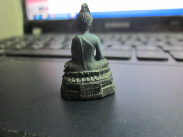 ท่านมีเสียง กริ๊กๆข้างใน เวลาเขย่า เรียก พระกริ่ง หรือป่าวค่ะ