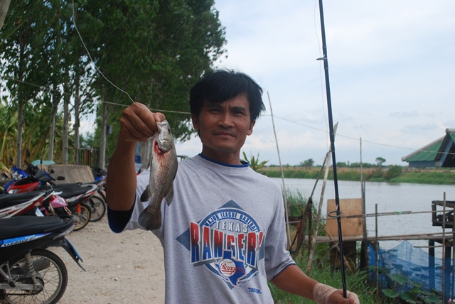 บ่อตกปลาหนุ่มบางวัว (บ่อปลารวม) วันที่ 7,8 - 06 - 57