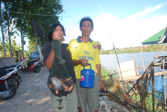 บ่อตกปลาหนุ่มบางวัว (บ่อปลารวม) วันที่ 7,8 - 06 - 57