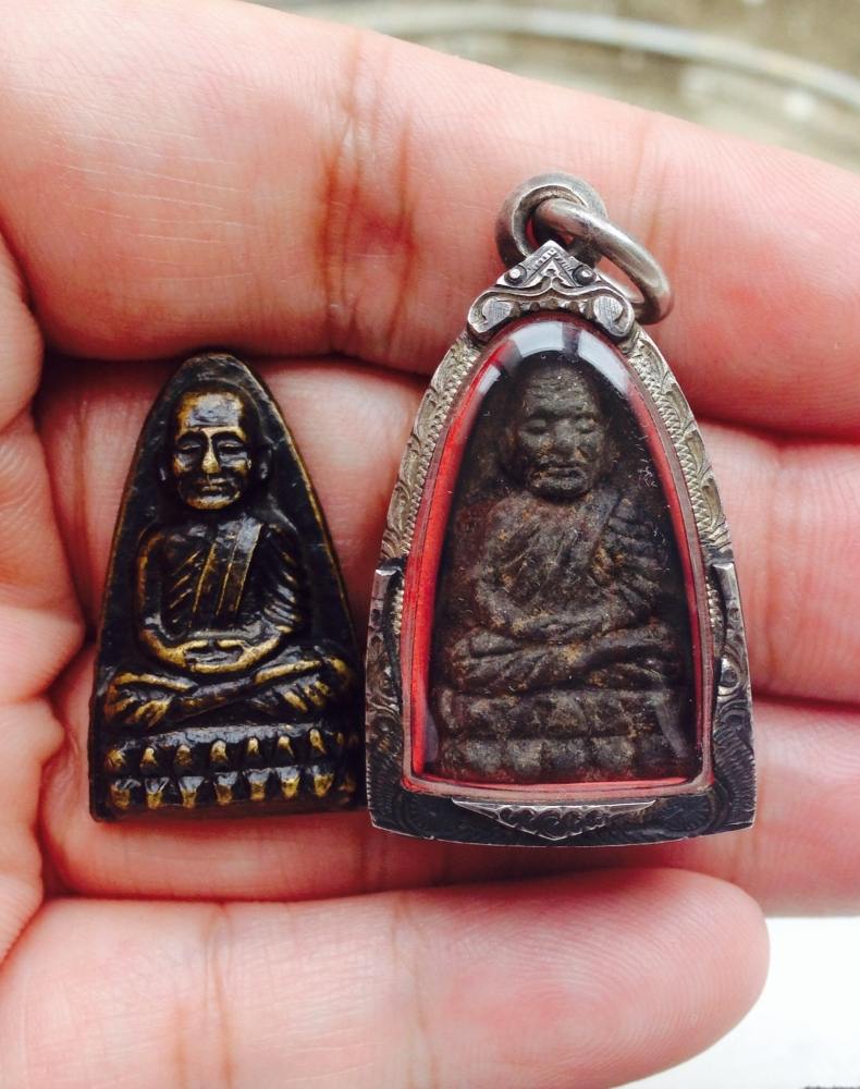 ผมแกะพระออกจากกรอบมาพิสูจน์ครับ เก๊ป่าวครับน้าๆ