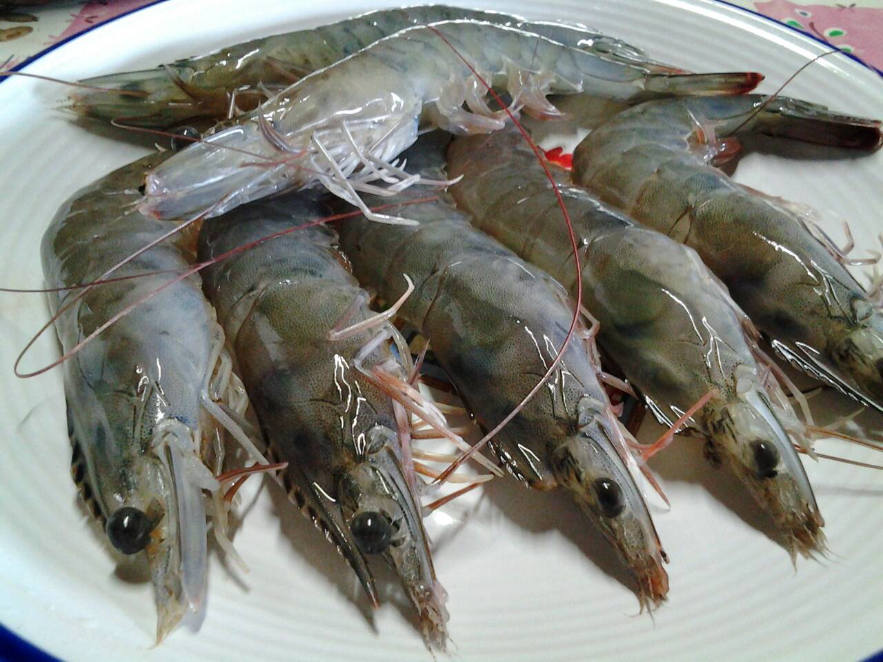 กุ้งผัดกระเทียมพริกไทย