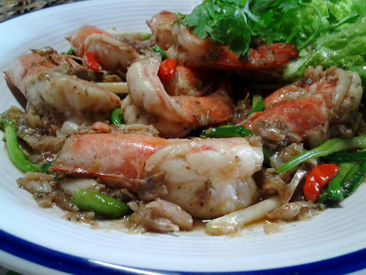 กุ้งผัดกระเทียมพริกไทย