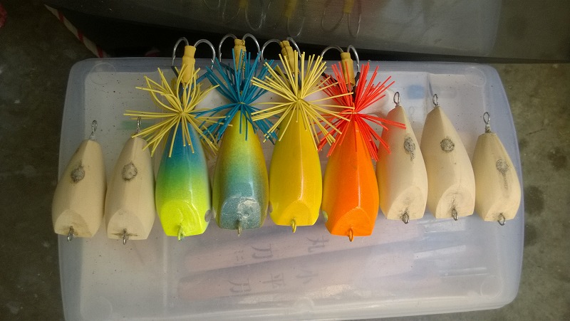 กบกระโดดสีนกแก้ว