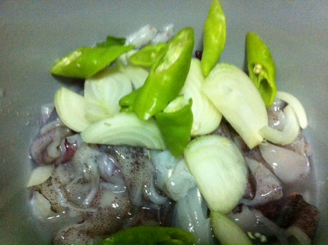 ปลาหมึกผัดไข่เค็ม